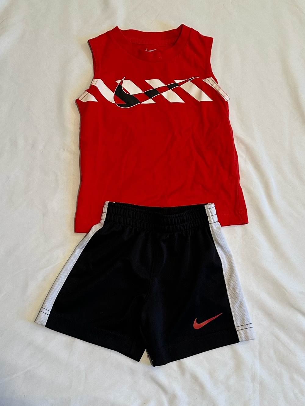 Red and Black Nike Outfit 2T